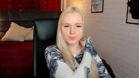 Snapshot of sherributlers chatting on 06-03-26, 05:10 Sweet Sherri online show from 06-03-26, 05:10