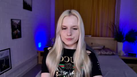 Snapshot of sherributlers chatting on 06-08-26, 05:08 Sweet Sherri online show from 06-08-26, 05:08
