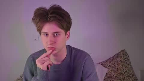 Snapshot of shidoffer77 chatting on 03-26-26, 09:42 Nenedent online show from 03-26-26, 09:42