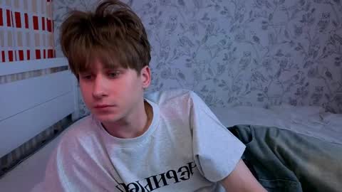 Snapshot of shidoffer77 chatting on 03-29-26, 09:15 Nenedent online show from 03-29-26, 09:15