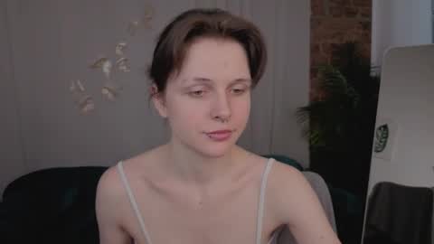 Vivi online show from 04-18-26, 01:26
