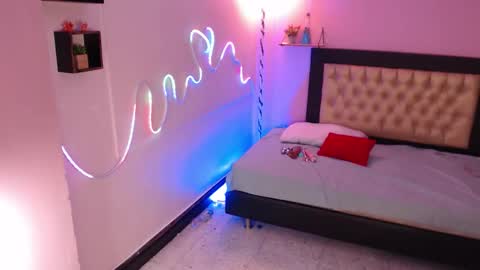 Snapshot of shiny_ela_ chatting on 03-15-26, 01:50 Ela 3 online show from 03-15-26, 01:50