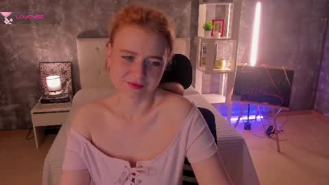 Snapshot of shiny_lisss chatting on 06-30-26, 01:39 Lisa online show from 06-30-26, 01:39