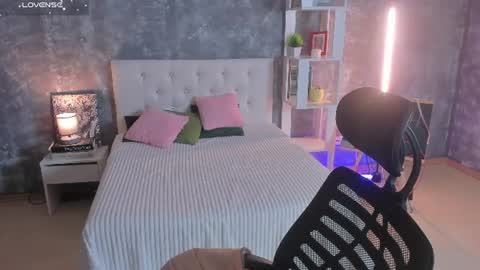 Snapshot of shiny_lisss chatting on 08-02-26, 02:21 Lisa online show from 08-02-26, 02:21