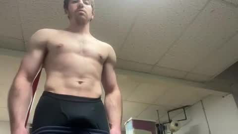 shirtlesshunk15 online show from 05-07-26, 10:59