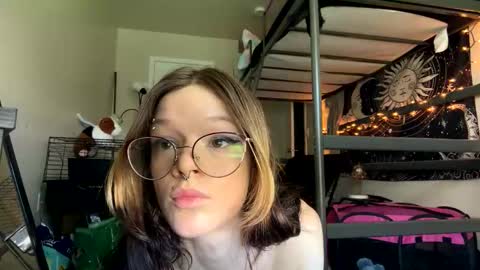 Eva Marie online show from 04-16-26, 06:30