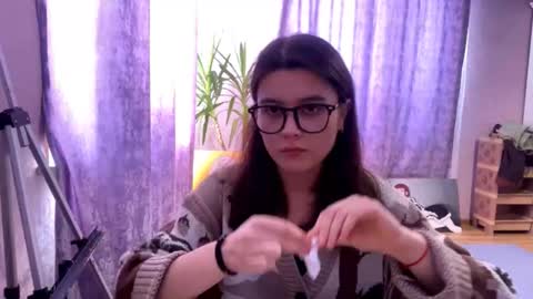 Snapshot of shontagrabowski chatting on 02-04-26, 12:11 Marie online show from 02-04-26, 12:11