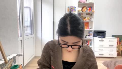 Snapshot of shontagrabowski chatting on 02-06-26, 12:08 Marie online show from 02-06-26, 12:08