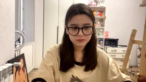 Snapshot of shontagrabowski chatting on 03-17-26, 12:30 Marie online show from 03-17-26, 12:30