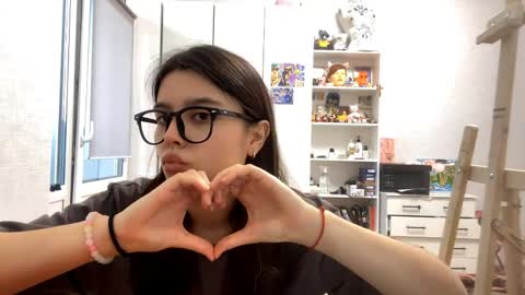 Snapshot of shontagrabowski chatting on 04-04-26, 02:14 Marie online show from 04-04-26, 02:14