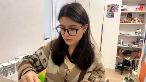 Snapshot of shontagrabowski chatting on 04-11-26, 12:09 Marie online show from 04-11-26, 12:09