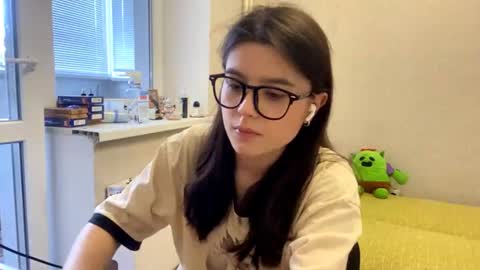 Snapshot of shontagrabowski chatting on 06-16-26, 02:30 Marie online show from 06-16-26, 02:30