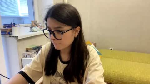 Snapshot of shontagrabowski chatting on 06-26-26, 02:21 Marie online show from 06-26-26, 02:21