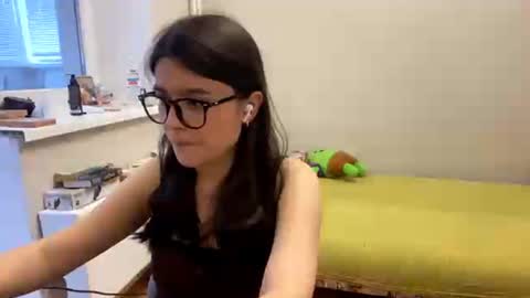 Snapshot of shontagrabowski chatting on 06-28-26, 03:18 Marie online show from 06-28-26, 03:18