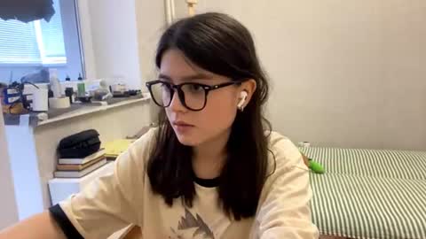 Snapshot of shontagrabowski chatting on 07-16-26, 01:39 Marie online show from 07-16-26, 01:39
