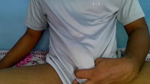 shyeyes online show from 12-17-24, 08:34