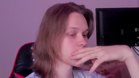 Snapshot of shy_nny chatting on 09-12-25, 11:10 Mark online show from 09-12-25, 11:10