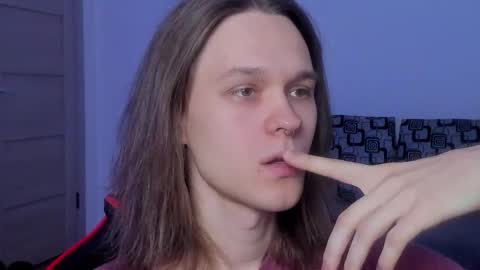 Snapshot of shy_nny chatting on 10-22-25, 12:16 Mark online show from 10-22-25, 12:16