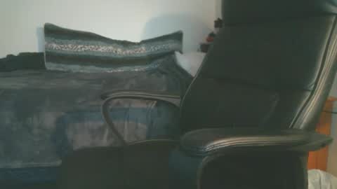 shyboyhugecum2020 online show from 03-17-26, 03:33