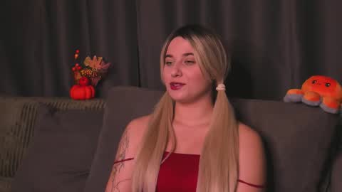 Mary online show from 10-25-25, 06:13