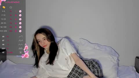shylinaa online show from 06-17-26, 10:43