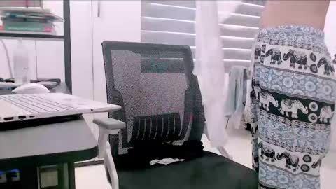 shyn_22 online show from 04-19-26, 04:23