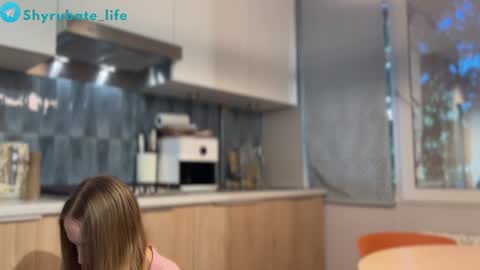 Snapshot of shyrubate chatting on 07-02-26, 06:30 Aurora online show from 07-02-26, 06:30