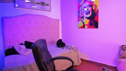 SIENNA  online show from 03-16-26, 12:20