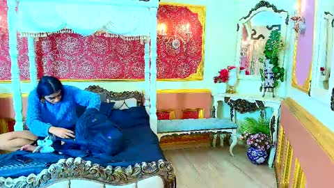 SinnaDark online show from 05-19-26, 11:38