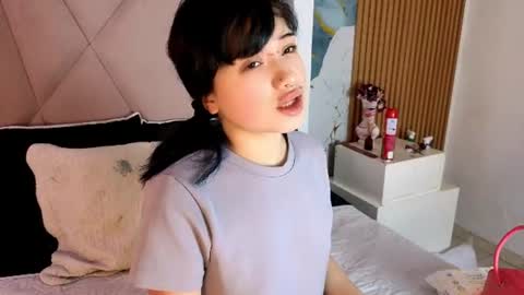 Snapshot of sienna_desiree chatting on 06-15-26, 01:24 Sienna Desieree online show from 06-15-26, 01:24