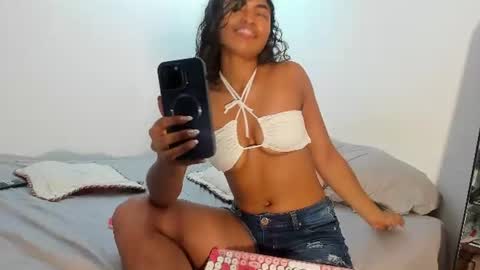 Snapshot of sienna_glow chatting on 06-15-26, 03:36 sienna_glow online show from 06-15-26, 03:36