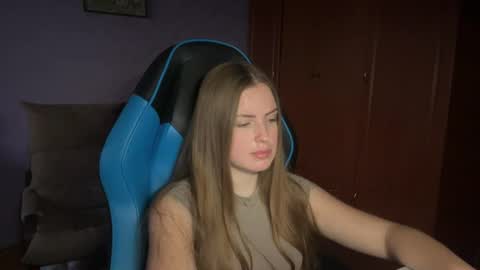 Erica online show from 06-15-26, 05:37