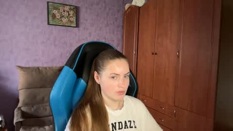 Erica online show from 06-26-26, 10:41