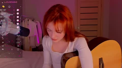 Snapshot of silly___woman chatting on 05-26-26, 07:43 silly___woman online show from 05-26-26, 07:43