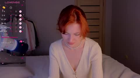 Snapshot of silly___woman chatting on 05-27-26, 08:06 silly___woman online show from 05-27-26, 08:06