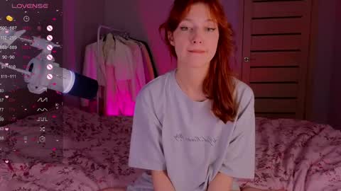 Snapshot of silly___woman chatting on 06-01-26, 07:37 silly___woman online show from 06-01-26, 07:37