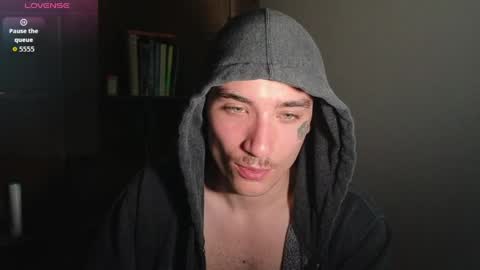 Snapshot of silly_cybin chatting on 04-22-26, 04:37 cybin online show from 04-22-26, 04:37