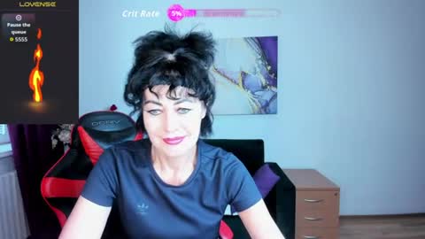 Silvia Wallec online show from 06-17-26, 05:43