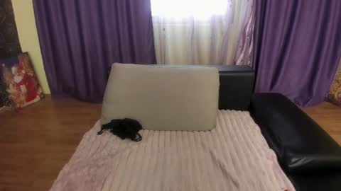 Silvya online show from 06-13-26, 06:55