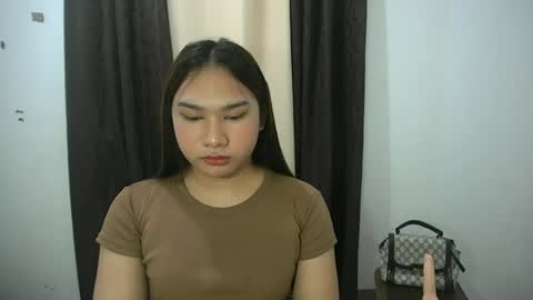 Snapshot of simply_francine chatting on 06-26-26, 01:04 simply francine online show from 06-26-26, 01:04