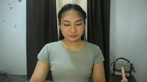 Snapshot of simply_francine chatting on 06-28-26, 08:37 simply francine online show from 06-28-26, 08:37