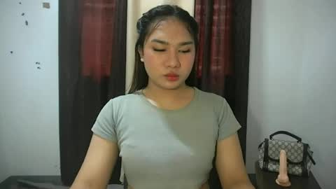 Snapshot of simply_francine chatting on 06-30-26, 12:11 simply francine online show from 06-30-26, 12:11