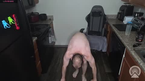 Snapshot of sin_lord chatting on 06-27-26, 12:37 Husky Dad online show from 06-27-26, 12:37