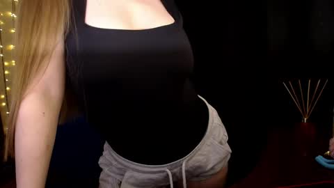 Sindi online show from 04-22-26, 02:29