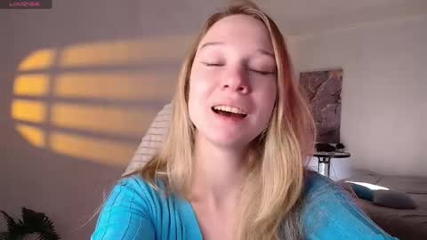 Snapshot of sinner_eve chatting on 06-03-26, 03:31 Aurora online show from 06-03-26, 03:31