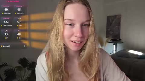 Snapshot of sinner_eve chatting on 06-17-26, 03:31 Aurora online show from 06-17-26, 03:31