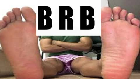 only foot                         worshipers here online show from 04-08-26, 01:16