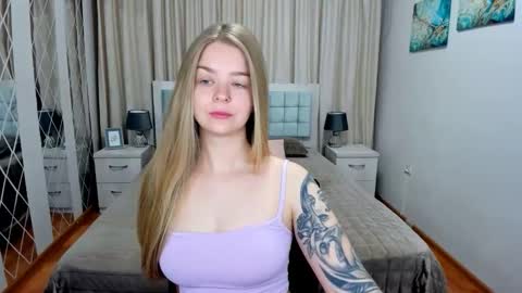 Snapshot of sirenabloom chatting on 06-03-26, 04:26 SirenaBloom online show from 06-03-26, 04:26