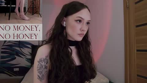 Snapshot of sirenaswhisper chatting on 04-22-26, 10:33 Goddess Sirena online show from 04-22-26, 10:33