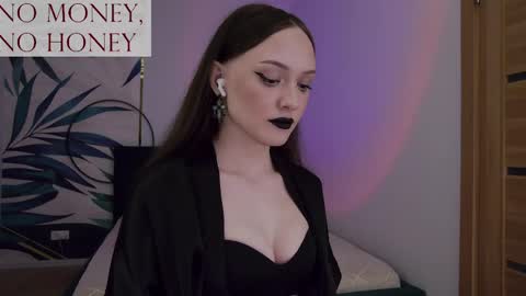 Snapshot of sirenaswhisper chatting on 05-15-26, 10:39 Goddess Sirena online show from 05-15-26, 10:39
